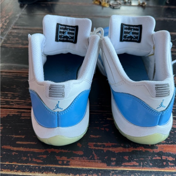 Air Jordan retro 11 low sneakers, university blue women's US size 5.5 Y - Picture 6 of 7